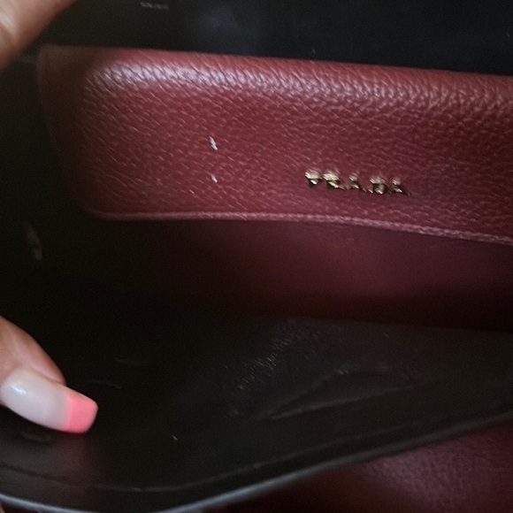 Red Prada - Picture 5 of 7